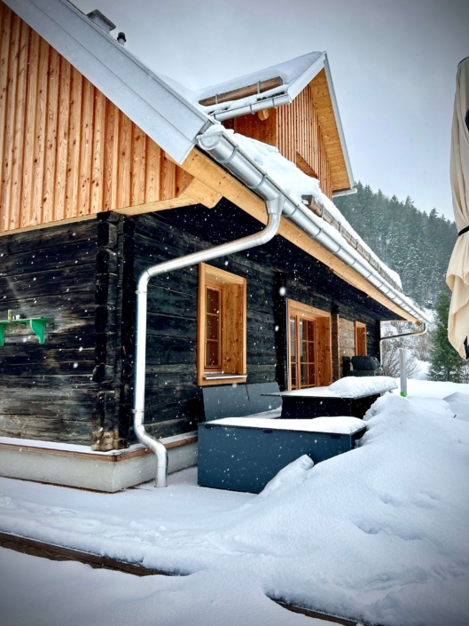 Modernisiertes Chalet im Winter